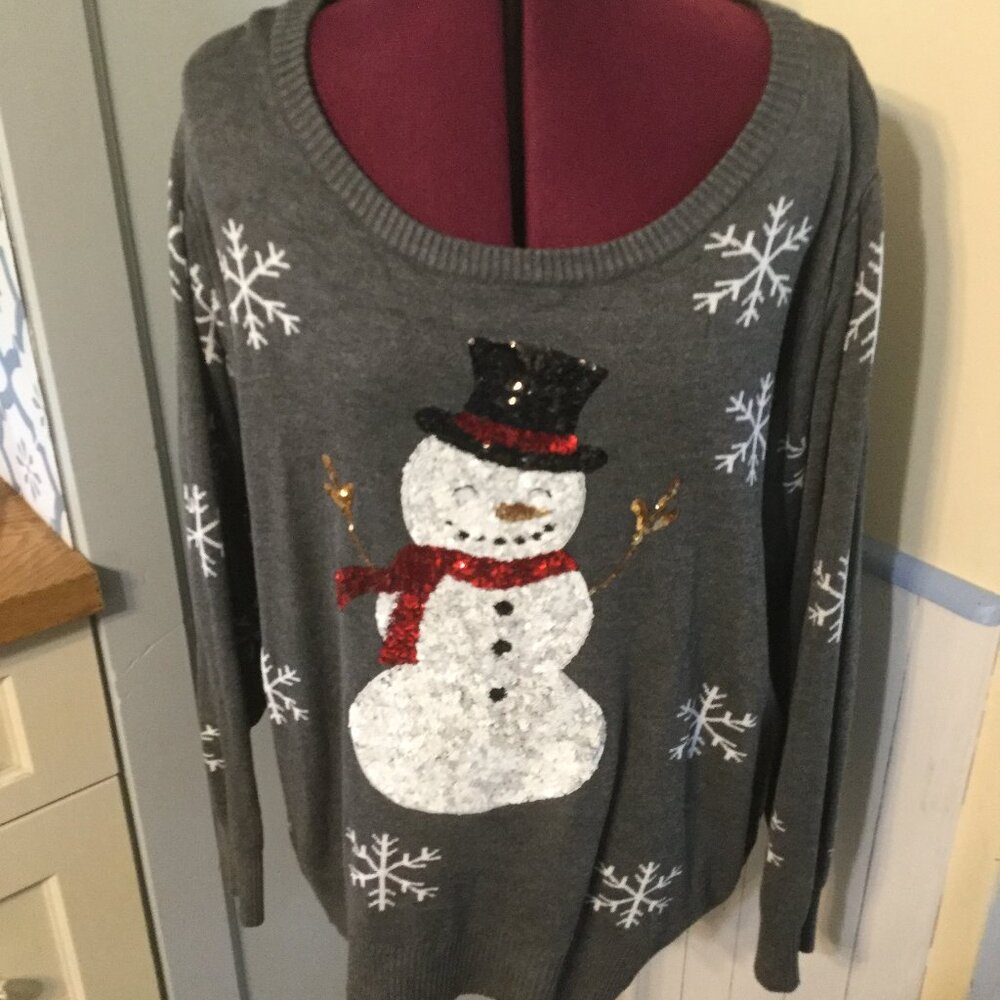 Tipsy Elves Snowman Christmas sweater measures 25" p 2 p gray and white